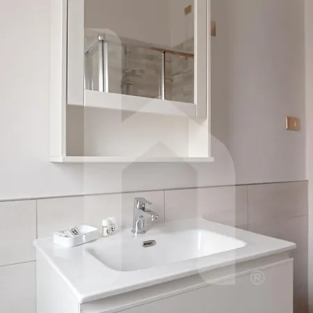 公寓 Homiday- Ospedale Cisanello - Free Parking 比萨